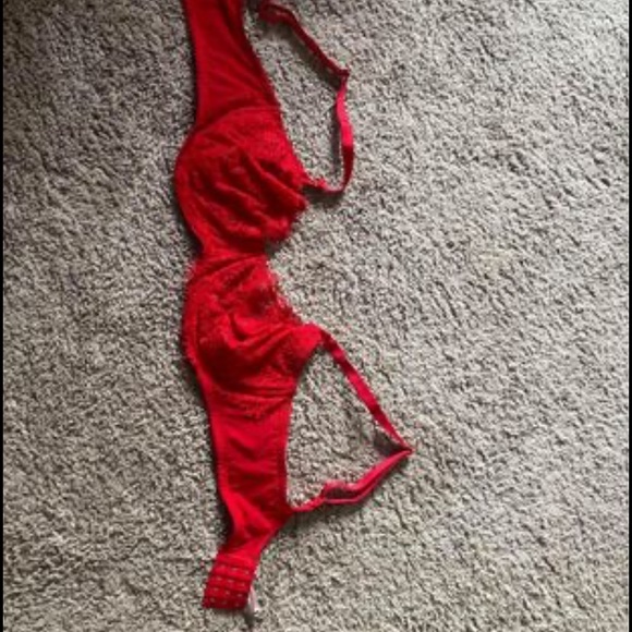 Victoria’s Secret bras 38D - Picture 4 of 5